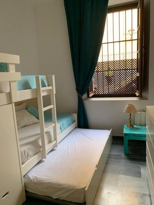 Beautiful Silent Apartment Private Parking Seville Ngoại thất bức ảnh