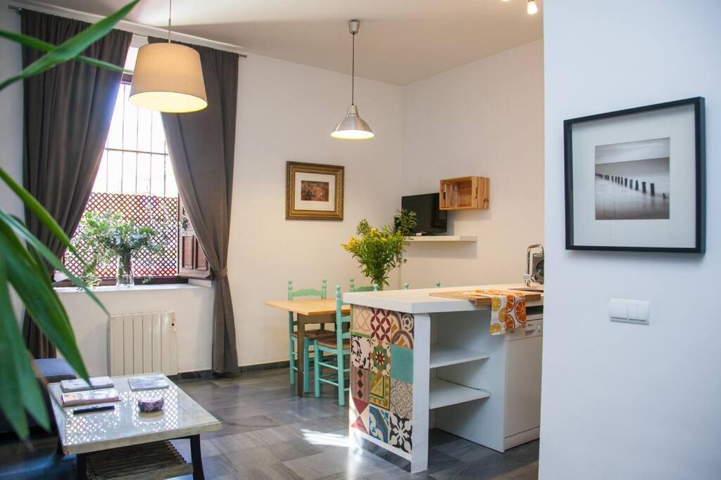 Beautiful Silent Apartment Private Parking Seville Ngoại thất bức ảnh